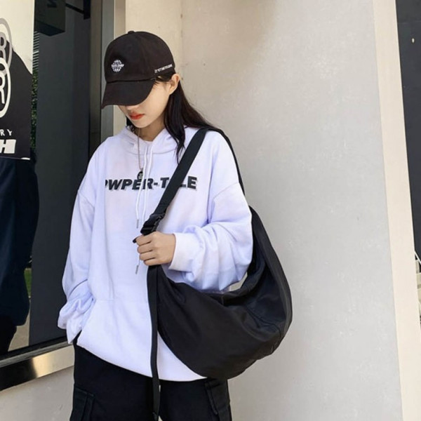 하프문 데일리 반달백 캐쥬얼 크로스 숄더백 넉넉한 공간 가볍운 가방 깔끔한 디자인 슬링백