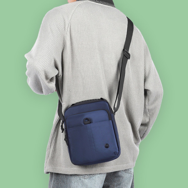 데일리 직장인 여행용 크로스백 가방 네이비