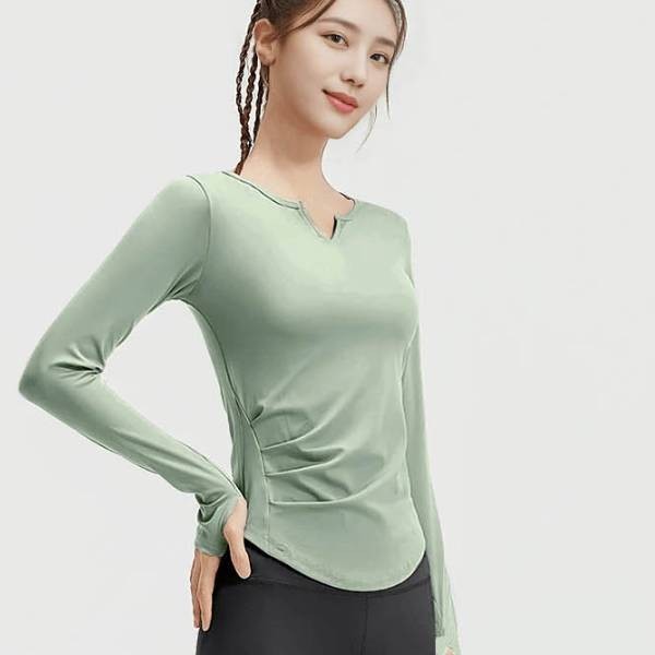 브이넥 디테일 목선 가녀린 연출 가볍고 부드러운 신축성 좋은 소재 티셔츠 데일리 가벼운