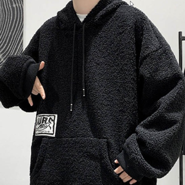 포켓 디자인 겨울 후드티 편안한 착용감과 멋스러운 스타일을 동시에 갖춘 앞포켓 후드티