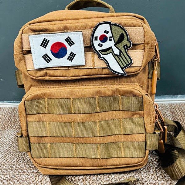 9리터 경량 가방 소형 디자인으로 캠핑 하이킹 트레킹에 좋은 패치 커스터마이징 백팩