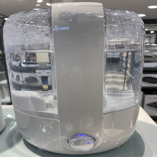 속이보여 깔끔하게 관리되는 대용량 투명 가습기 4.5L