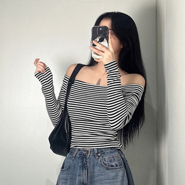 여성 오프숄더 티 단가라 긴팔 티셔츠 스트라이프 줄무늬 옷 2color 여자 여리핏 쫄티