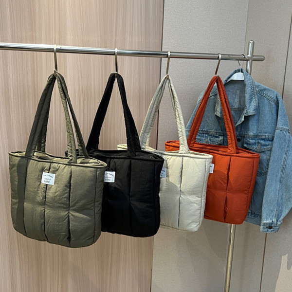 여성 데일리 패딩 숄더 백 휘뚜루마뚜루 가방