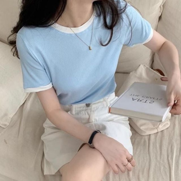 라운드넥 반팔 쫀쫀한 골지 텍스처로 편안한 착용감을 주는 반팔 배색 티셔츠