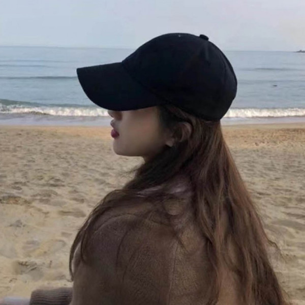시크한 올블랙 무지볼캡 사이즈 조절 가능 남녀공용 데일리 기본템 심플한 디자인 편안한 착용감