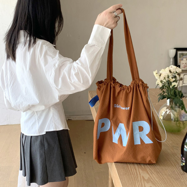 여성 숄더 가방 나일론 쇼퍼 운동 보부상 백 브라운