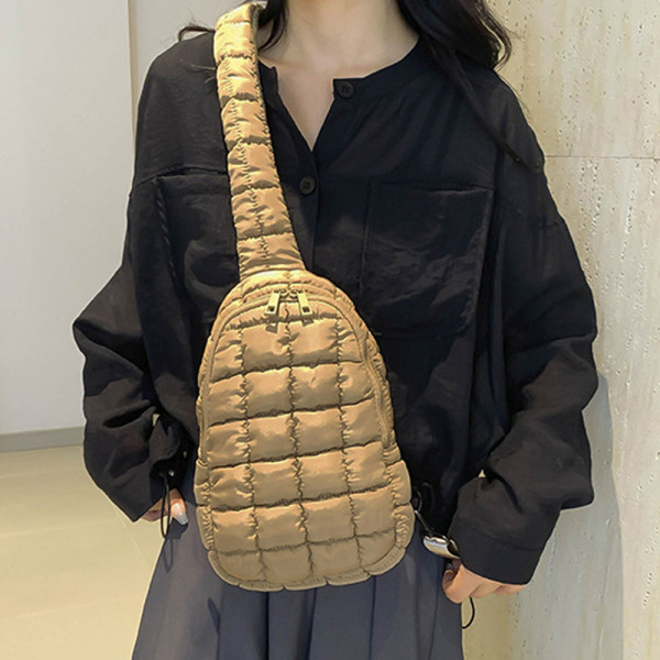 여성 벨트 슬링 백 크로스 여자 패딩 가방 베이지