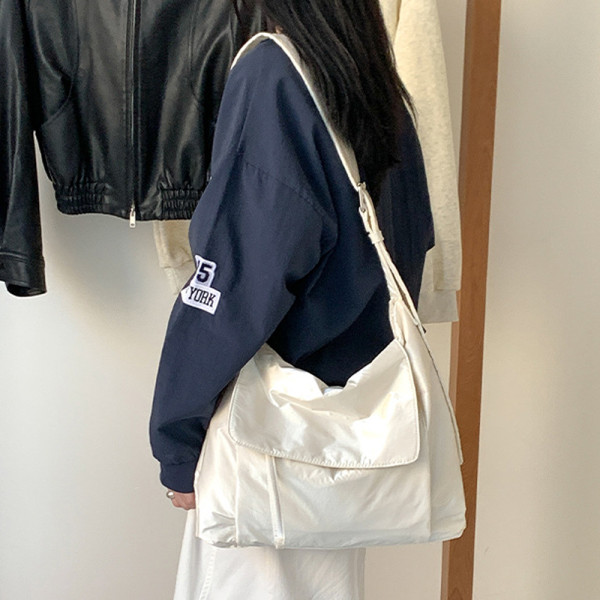 여성 가죽 숄더백 대학생 데일리 크로스 가방 ivory