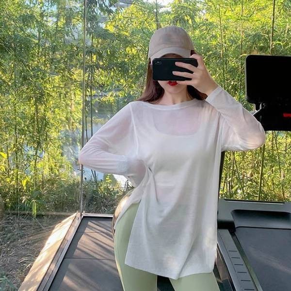 필라테스 폴댄스 디자인 요가 베이직한 절개 라인 체형을 커버 여유로운핏 긴팔티 데일리