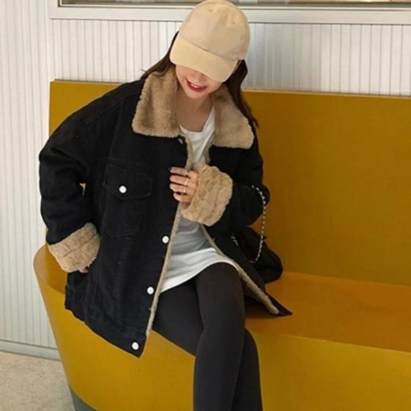 퍼카라 캐주얼 점퍼 은은한 빈티지 데님 컬러에 퍼카라 디테일이 더해진 퍼 데님 아우터