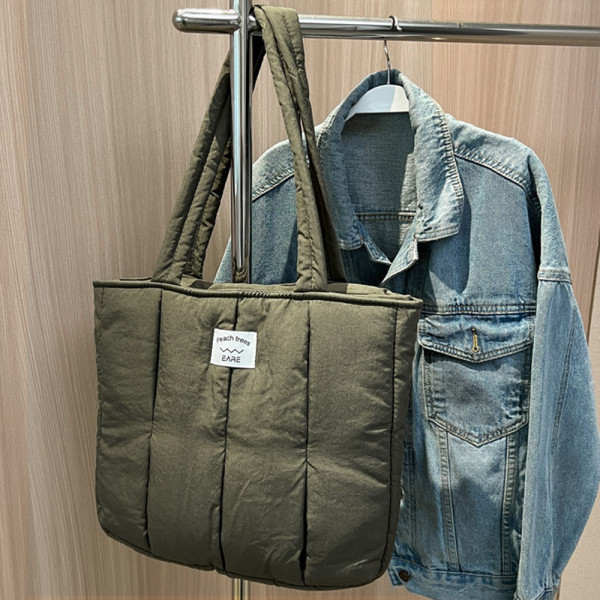 여성 데일리 패딩 숄더 백 휘뚜루마뚜루 가방 카키